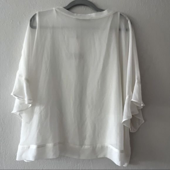 ZARA White Blouse 🤍 - Picture 3 of 5